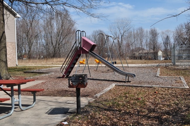  - Hunter Lane Apartments