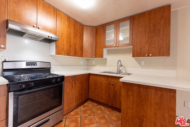 Building Photo - 947 Westmoreland Ave