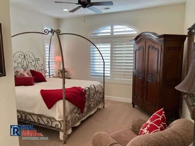 Building Photo - Fully Furnished Home