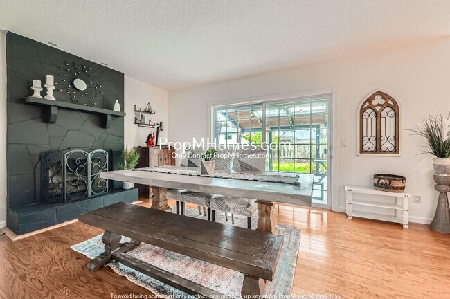 Building Photo - Charming Four Bedroom Home in Rockcreek!