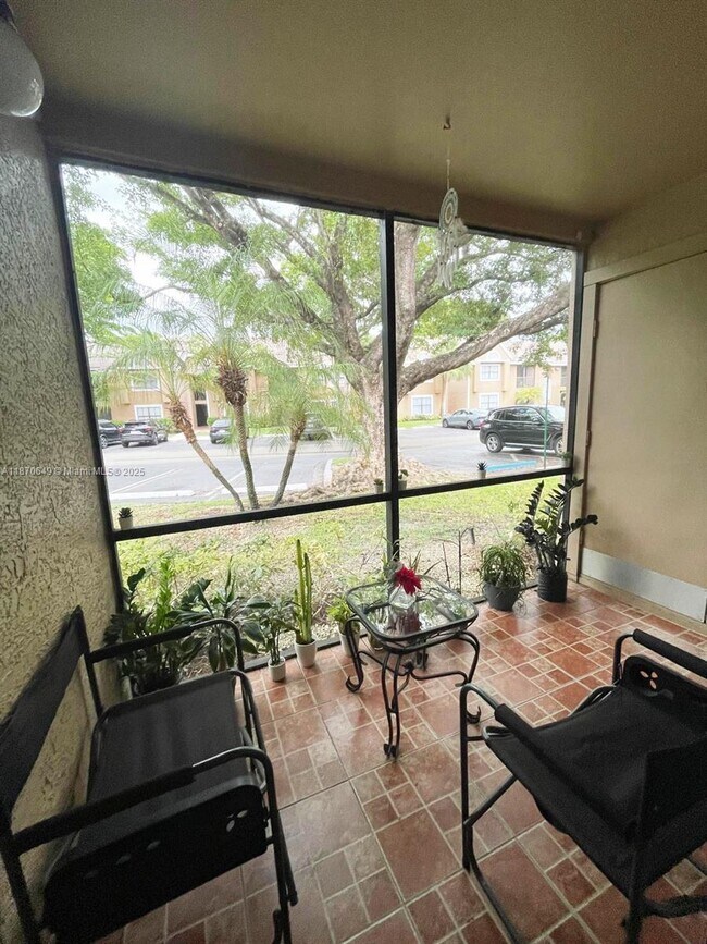 Building Photo - 15600 SW 106th Ln