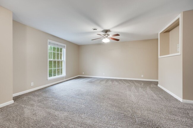 Building Photo - Awesome 2BE/BA townhouse in Bellevue!