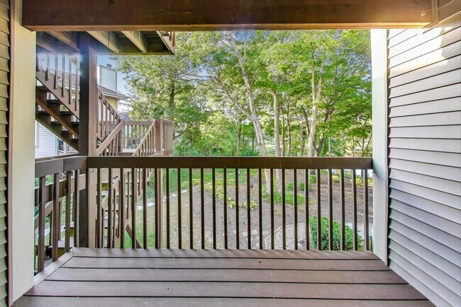 Building Photo - 534 River Front Cir