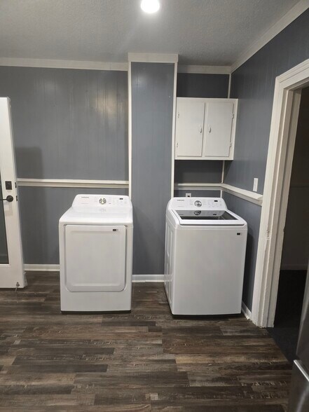 washer and dryer in kitchen - 405 W Harnett St