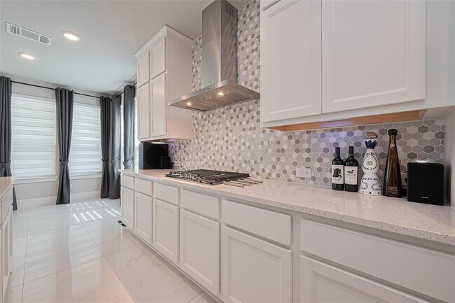 Building Photo - 12115 Ballshire Pines Dr