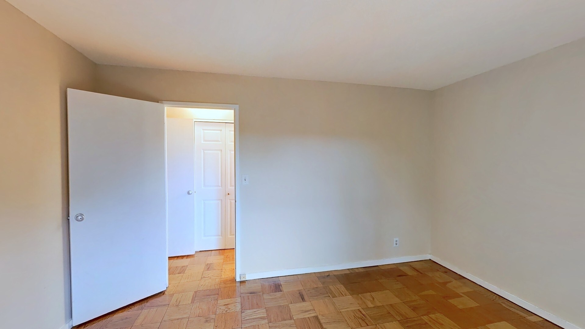 Building Photo - 77 Pond Ave