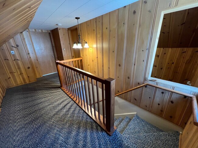 Building Photo - 114 10 1/4 St SE