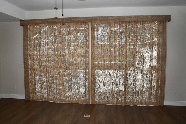 Building Photo - 327 Salinas Dr