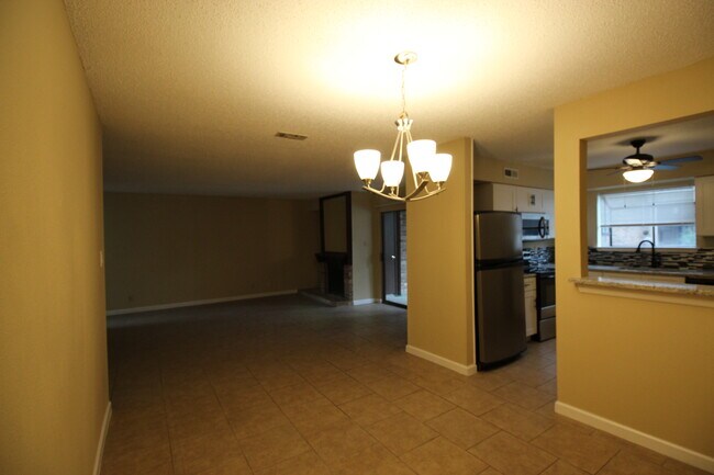 Building Photo - 2935 Nacogdoches Rd