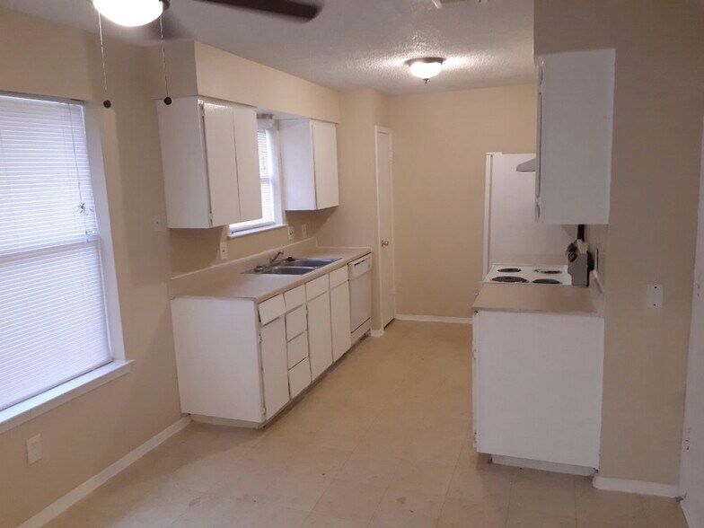 Building Photo - 6048 Judy Dr