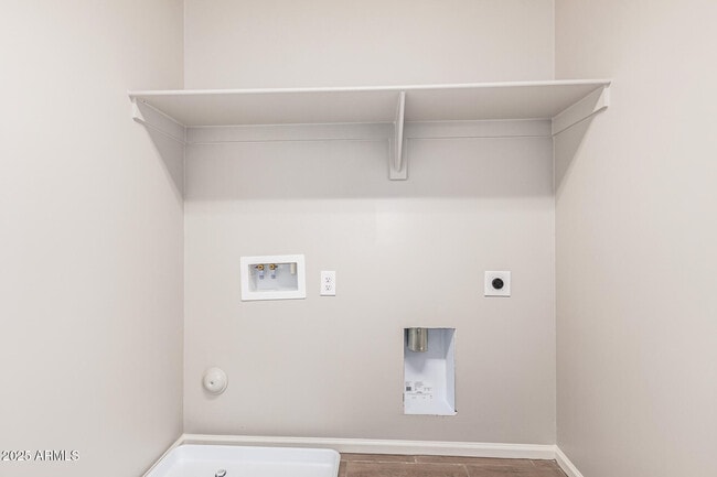 Building Photo - 733 E Commonwealth Ave