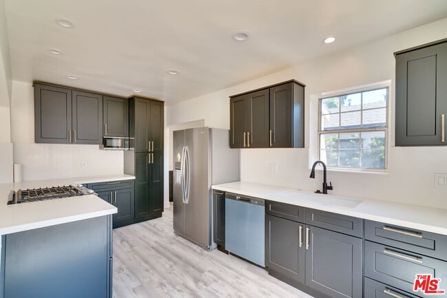 Building Photo - 8037 Campion Dr