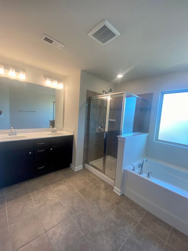 Building Photo - 3BR/2.5BA TOWNHOME IN INDIAN LAND SC