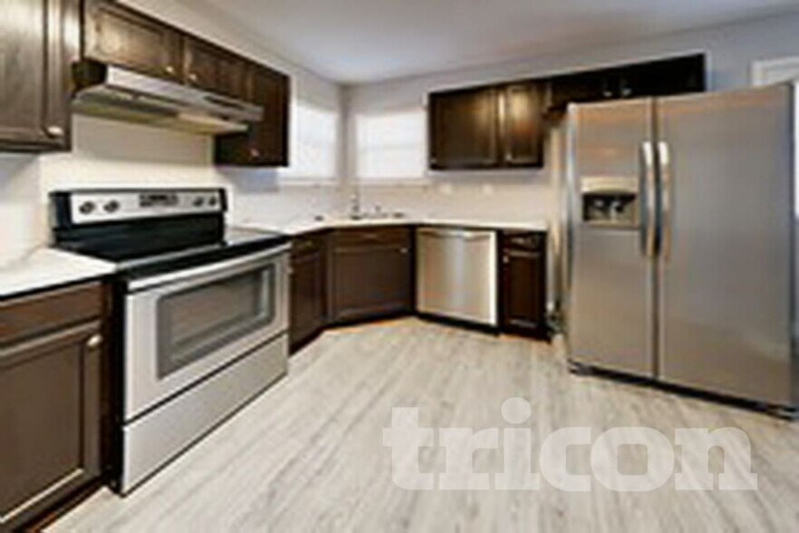 Building Photo - 793 Sir Raleigh Dr