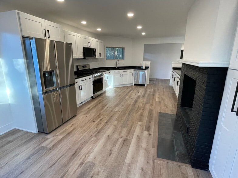 Building Photo - 2869 Charing Rd