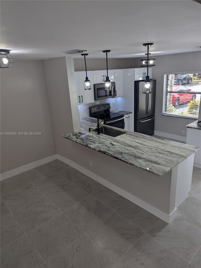 Building Photo - 641 NW 105th Way