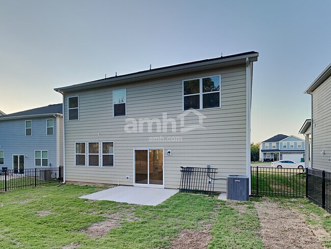Building Photo - 5828 Zurich Rd