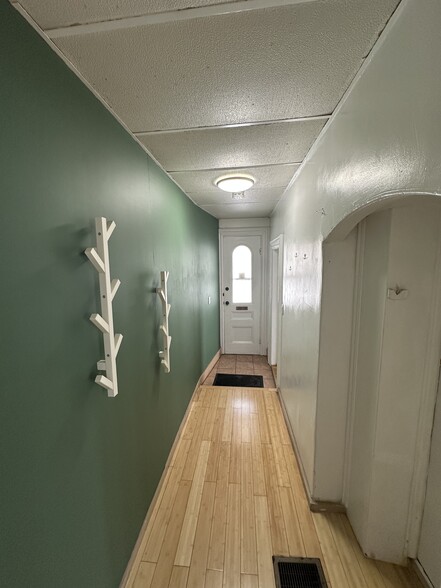 Building Photo - 47 Gould Ave