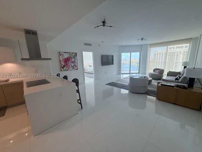 Building Photo - 17301 Biscayne Blvd