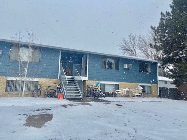 Building Photo - Beautifully Remodeled 2 Bedroom 1 Bath Apa...