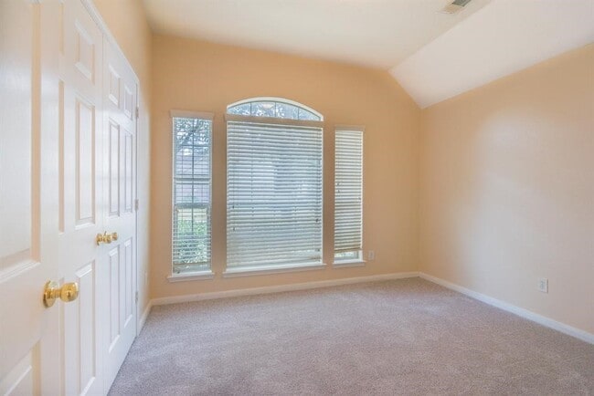 Building Photo - 2227 Laurel River Bend