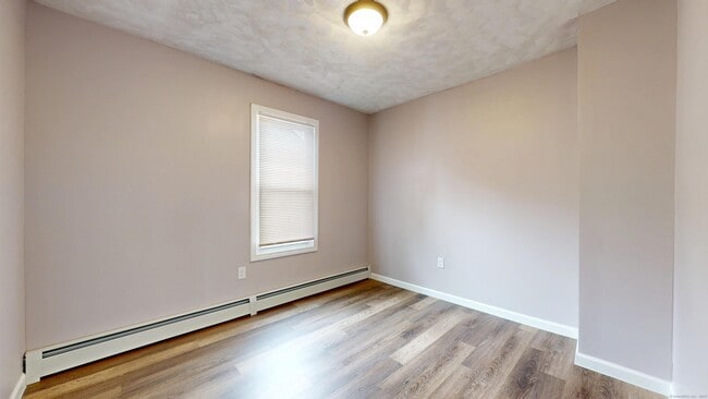 Building Photo - 11 Judson St