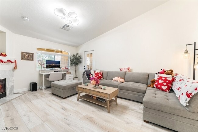 Building Photo - 3320 S Fort Apache Rd