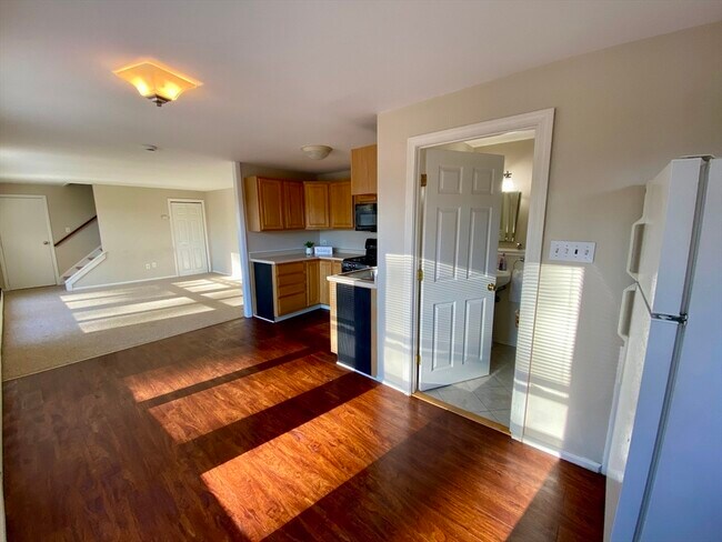 Building Photo - 12 Cedar St