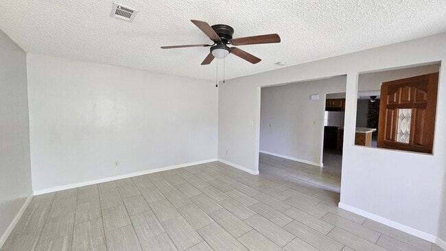 Building Photo - Irene Gem - 3bd & 2bth - SEWER & NATURAL GAS HOME!