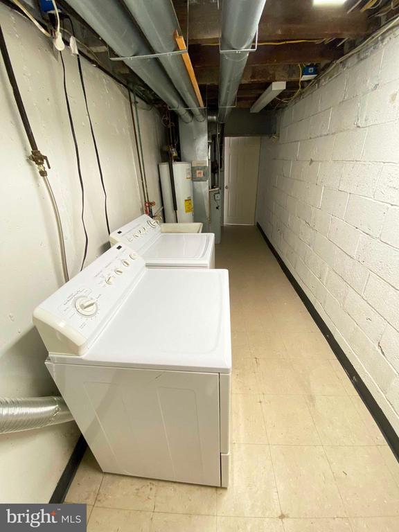 Building Photo - 6330 Leonard St