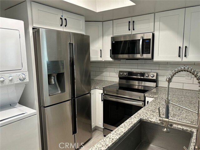 Building Photo - 74443 Driftwood Dr