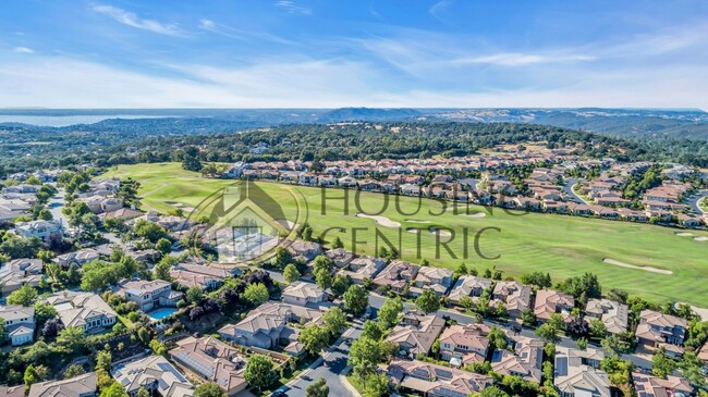 Building Photo - Stunning Executive Serrano Home with a Pool!