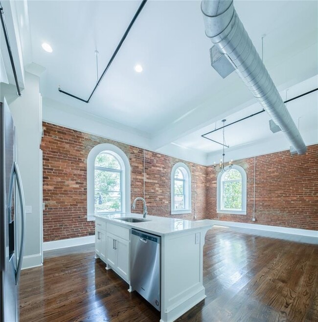 Building Photo - 201-201 W Jefferson St