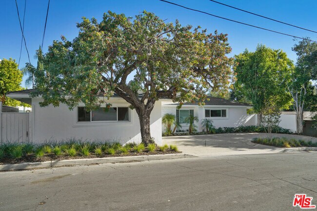 Building Photo - 16210 Bertella Dr