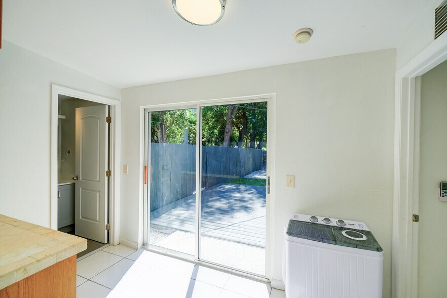 Living - 1556 NE 135th St