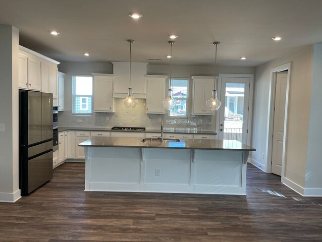 Building Photo - Beautiful Three Story Townhouse in Aria at the Park!