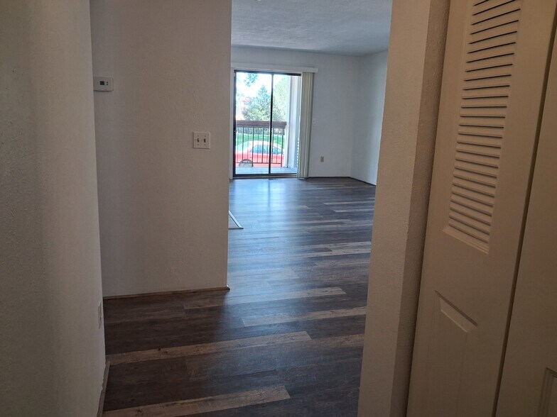 Building Photo - 2740 W 86th Ave