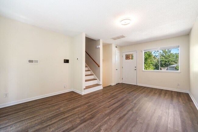 Building Photo - 2118 Baltic Ave