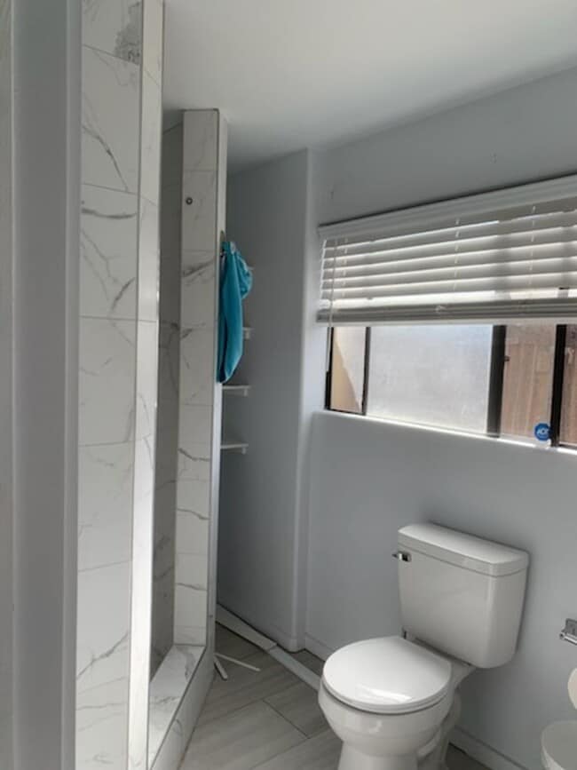 Building Photo - Spacious 2 Bedroom / 2 Bathroom Downstairs Unit Available in Makawao! Unfurnished!