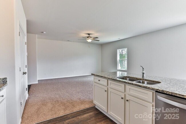 Building Photo - 6132 Ahoskie Dr