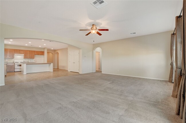 Building Photo - 484 Punto Vallata Dr