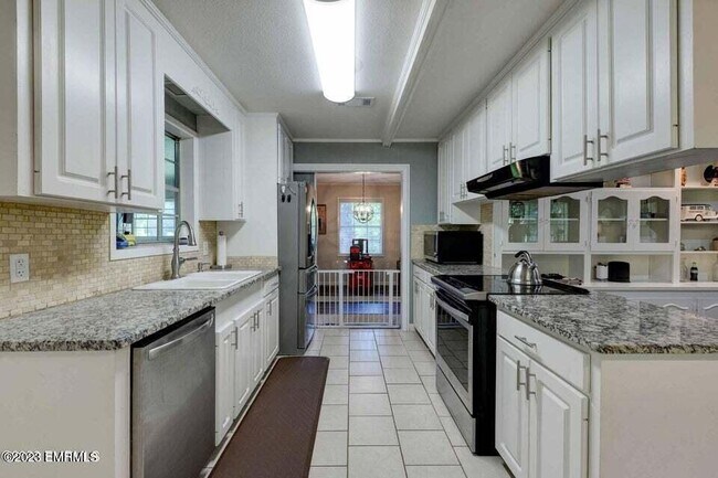 Building Photo - 108 Frances Ave