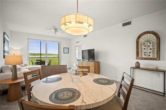 Building Photo - 15285 Grn Acrs Ave