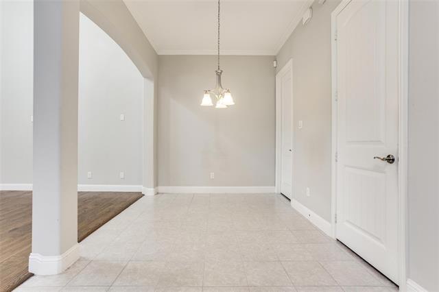 Building Photo - 869 Rohan Dr