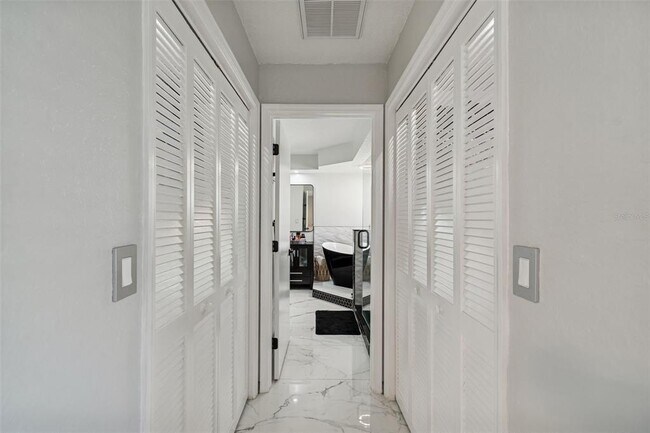 Building Photo - 1062 Greenturf Rd