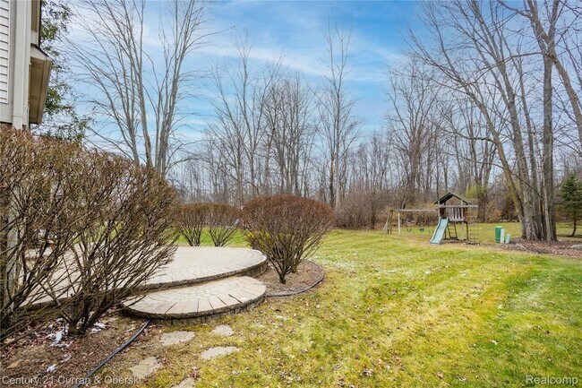 Building Photo - 42104 Echo Forest Dr