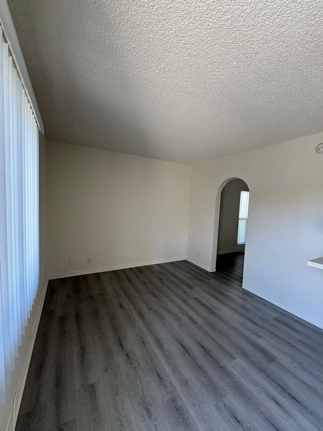Building Photo - 1 Bed Apartment in Prime Playa Del Rey -  ...