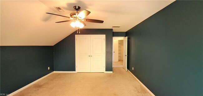 Building Photo - 2145 Bellflower Wy