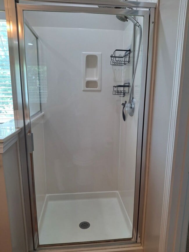 Building Photo - Beautiful 3-Bedroom Home with Bonus Room i...