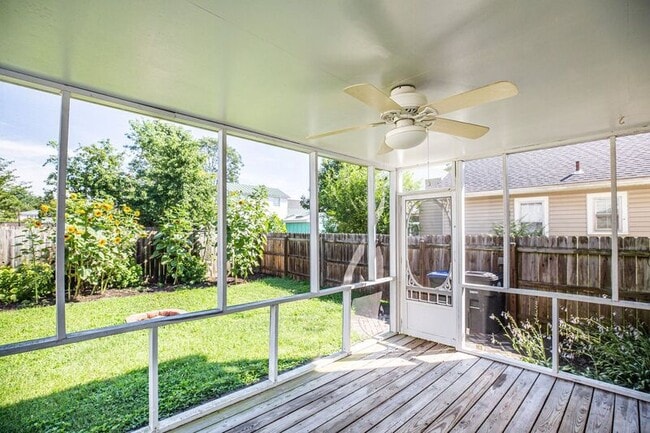 Building Photo - 407 Hawke St